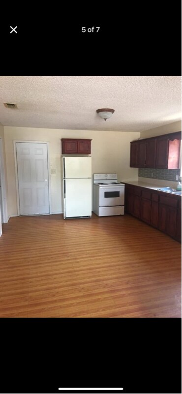 Building Photo - 23863 Southfork Dr