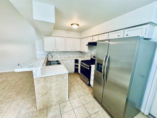 Building Photo - 5810 Twisted Pine Ct
