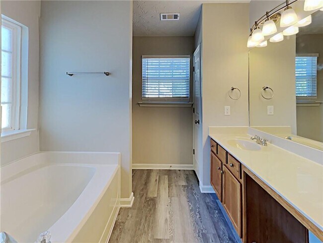 Building Photo - 227 Weatherstone Pointe Dr