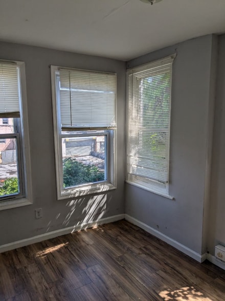 Building Photo - 3415 Frankford Ave