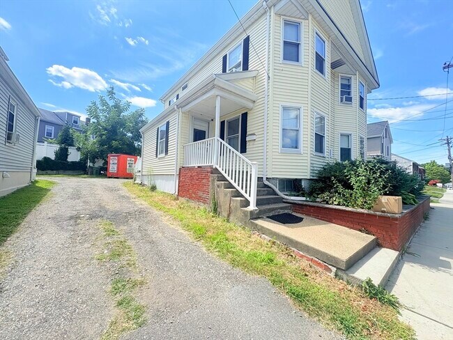 Building Photo - 33 Williams St