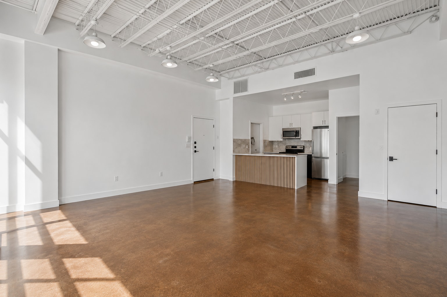 Building Photo - 2401 E 6th St