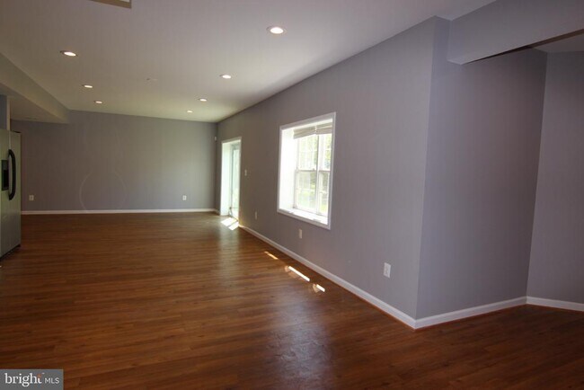 Building Photo - 25783 Fenian Ct
