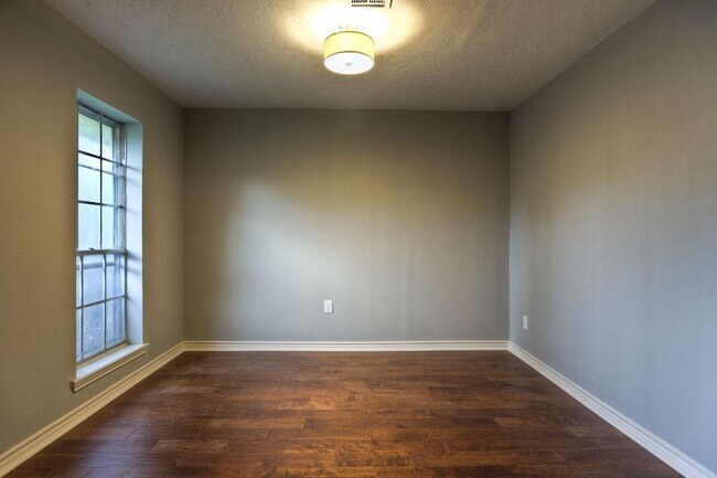 Building Photo - 1138 Cottage Oak Ln