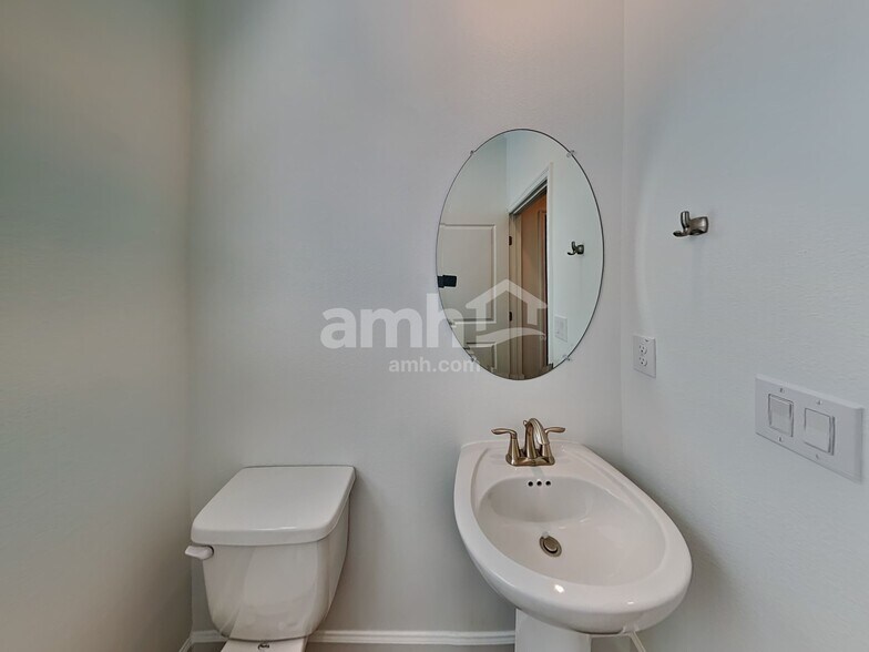 Building Photo - 37756 Dusty Saddle Ln