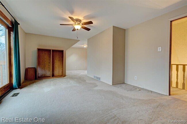 Building Photo - 5307 Metamora Rd