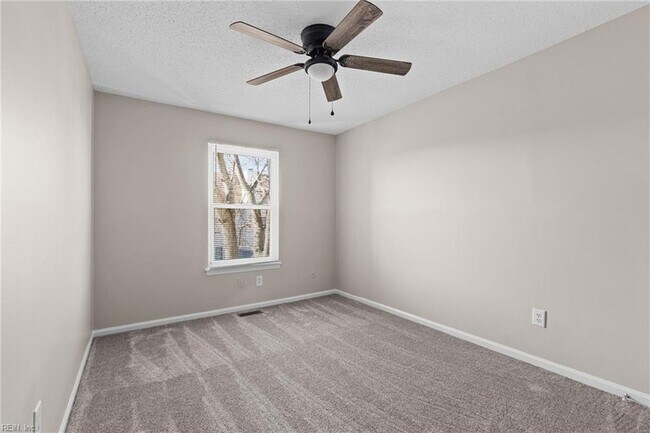 Building Photo - 1619 Slidell Ln