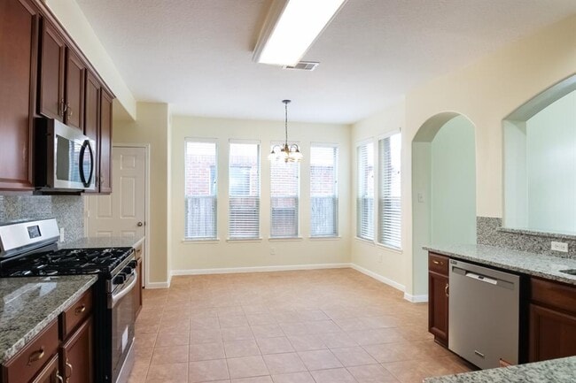 Building Photo - 6614 Surrey Meadow Ct