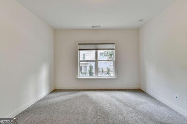Building Photo - 3667 Peachtree Rd NE