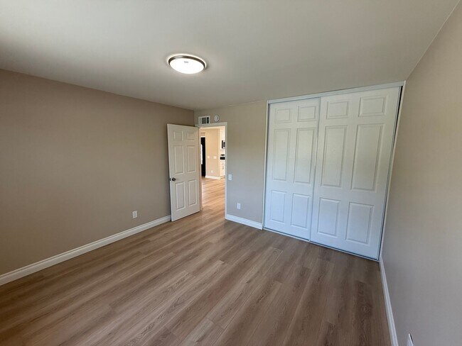 Building Photo - Updated Del Mar model home in Leisure Village