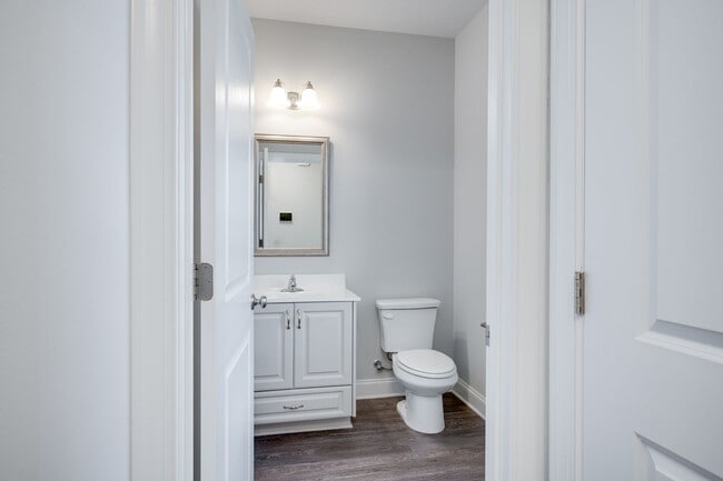 Building Photo - 3 Bedroom 2.5 Bath Townhouse