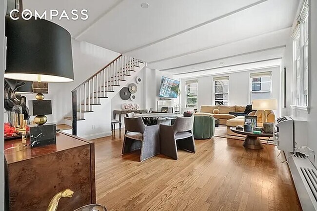 Building Photo - 66 Jane St