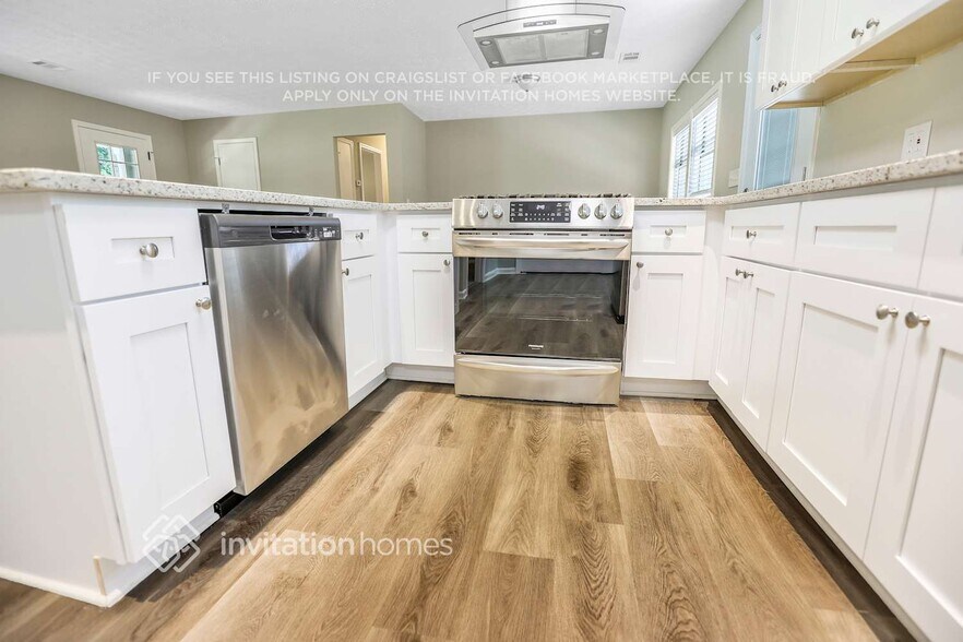Building Photo - 1589 Mary Lou Ln SE