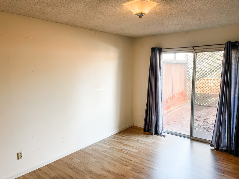 bedroom - 4706 Oak Twig Way