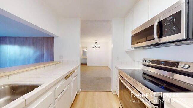 Building Photo - 5460 White Oak Ave