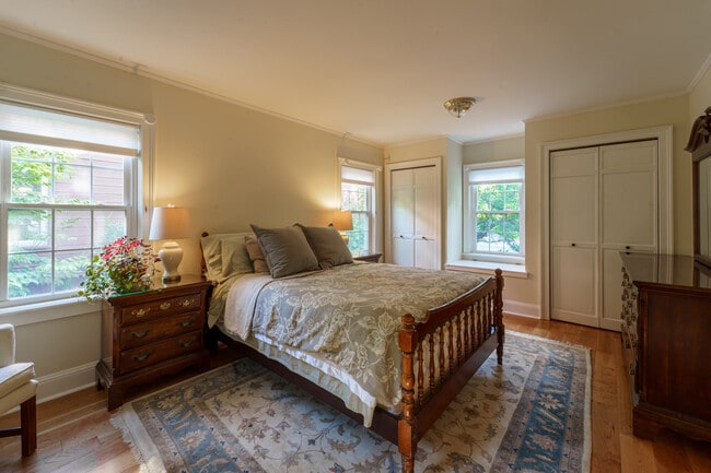 Building Photo - 45 Taconic Ave