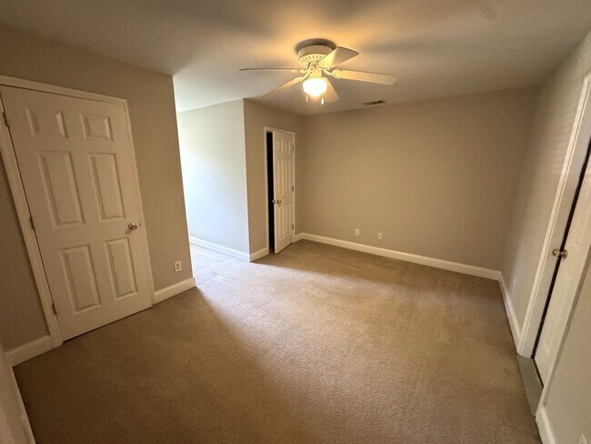Building Photo - Great 3br House (plus Bonus Room) in East Athens!