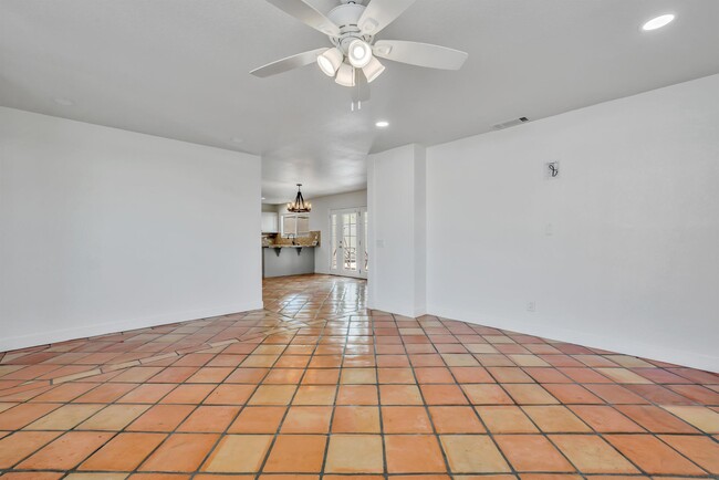 Building Photo - 53475 Avenida Herrera
