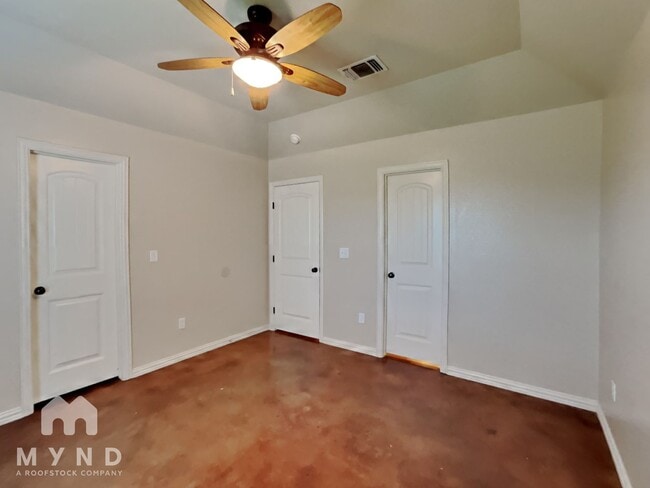 Building Photo - 104 Jolin Ln