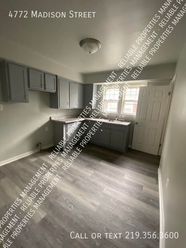 Building Photo - 4772 Madison St