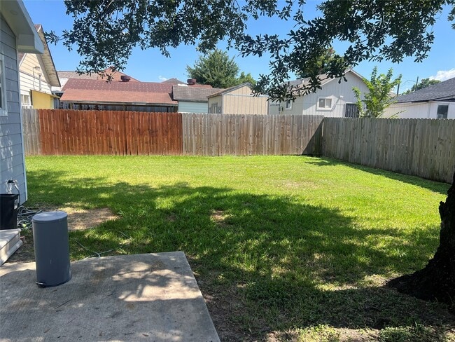 Building Photo - 6808 Avenue K