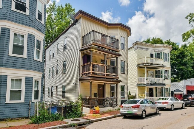 Building Photo - 45 Beech Glen St