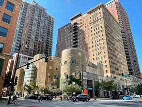 Building Photo - 40 E 9th St