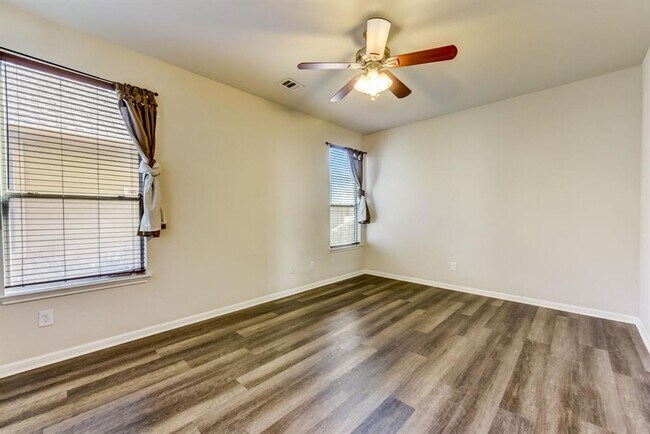 Building Photo - 11400 W Parmer Ln