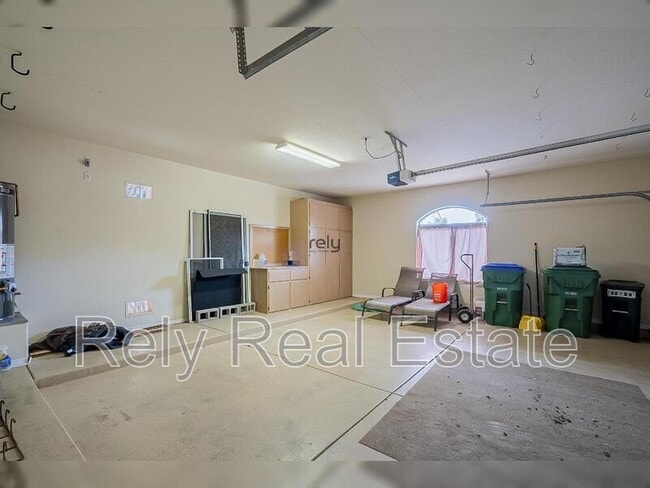 Building Photo - 4605 N Clear Creek Dr