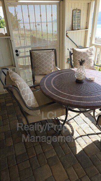 Building Photo - 17977 Lakeshore Dr