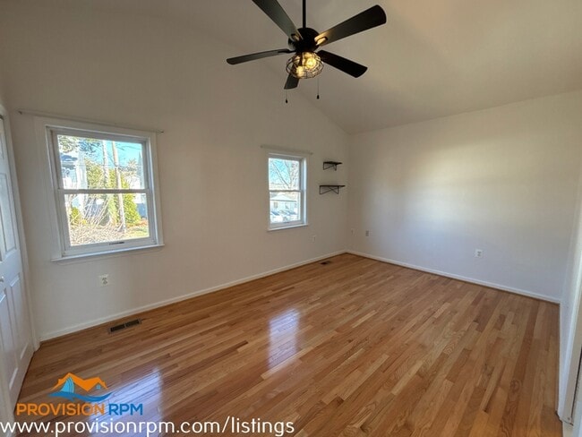 Building Photo - 1618 Bishop Rd