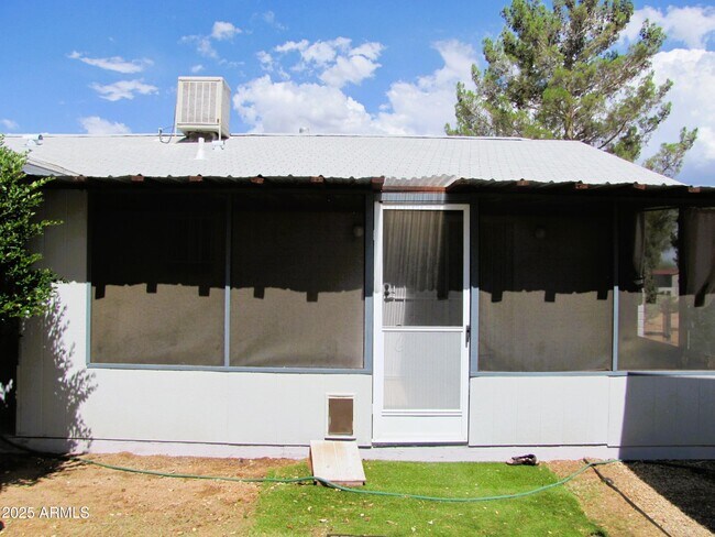 Building Photo - 1516 Hummingbird Ln
