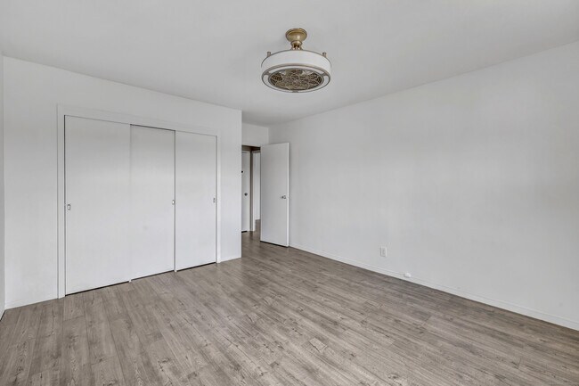 Building Photo - 25 Cartright St