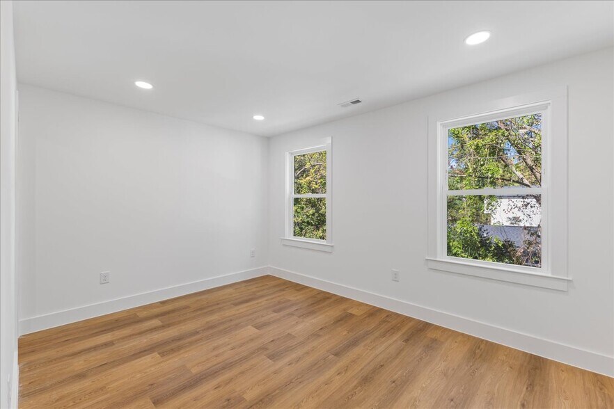 Building Photo - 803 Dupree St