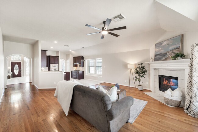 Building Photo - 22914 Cove Timbers Ct