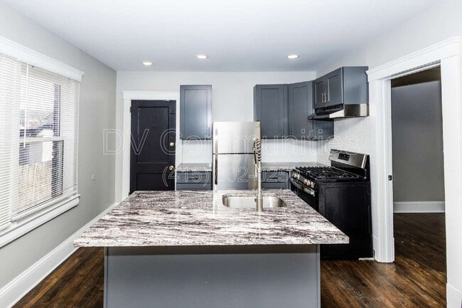 Building Photo - 2081 Halstead Ave