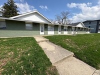 Building Photo - Close to Campus and McGalliard Road