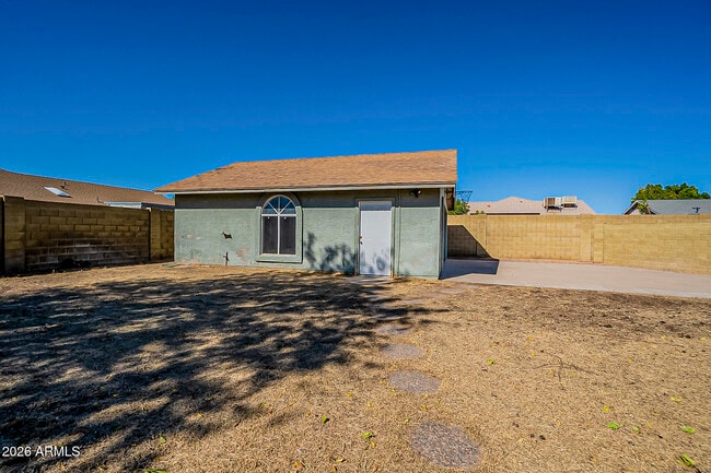 Building Photo - 8844 W Cavalier Dr