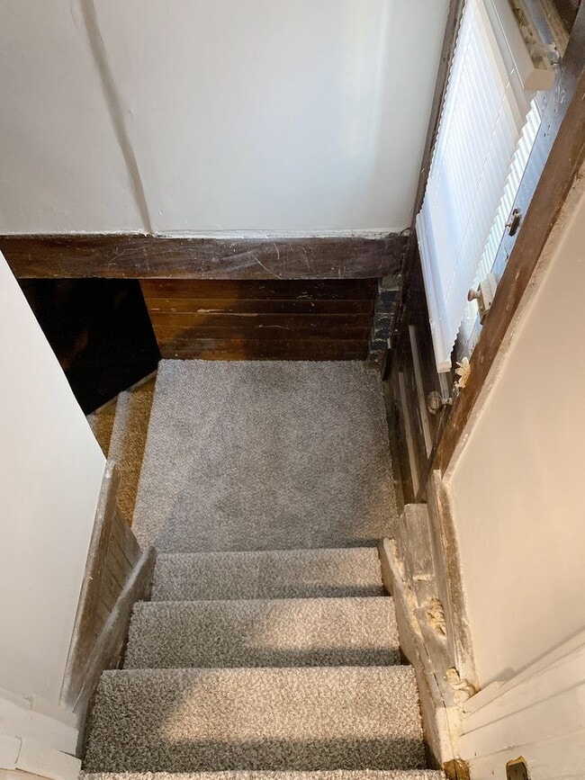 Building Photo - 2436 Laurel Ave N