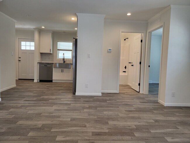 Building Photo - 1143 Bayside Rd