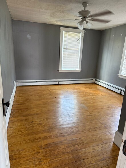 Building Photo - 428 Elm St