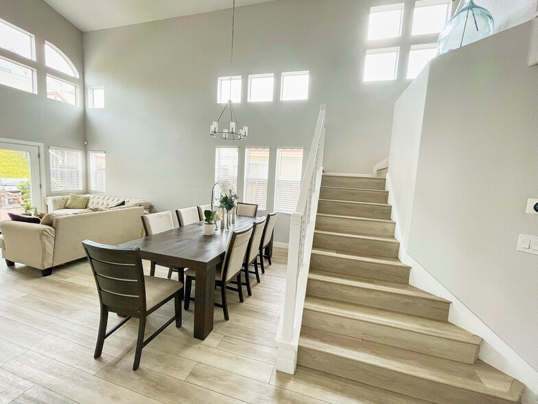 Building Photo - 951 Norella St