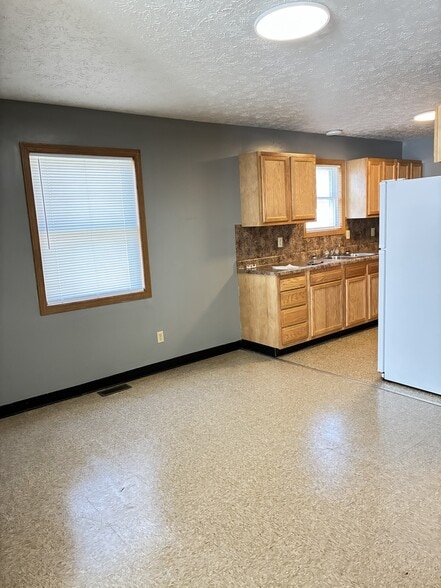 Dining Area - 1750 Liberty Ave