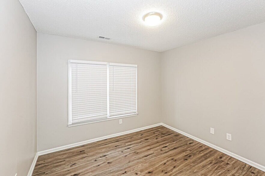 Building Photo - 137 Chere Helen Dr