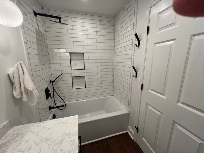 Building Photo - 2654 Crosspark Dr