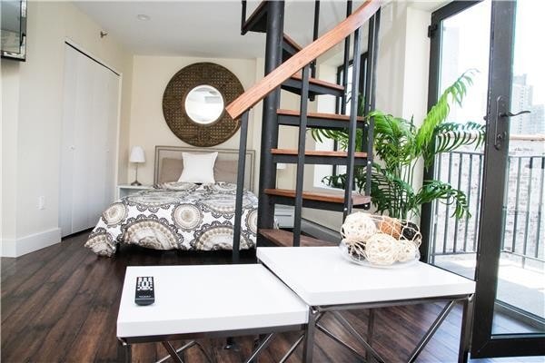 Building Photo - 809 Ninth Avenue