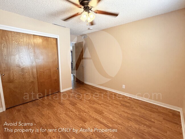 Building Photo - 919 Greenfield Ave