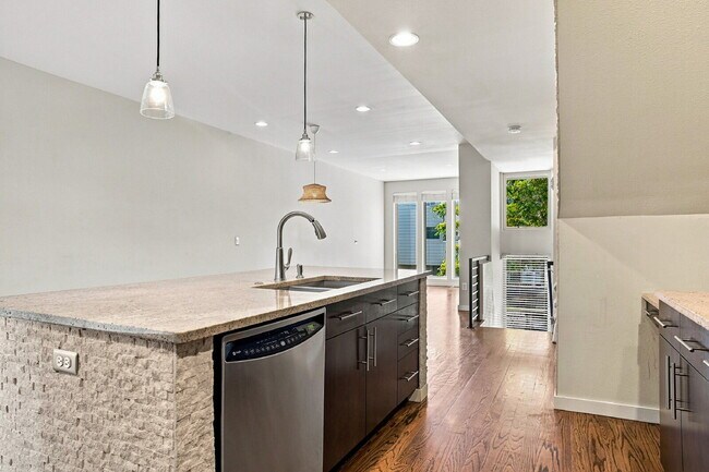 Building Photo - $4,015.95 with $300 Off The First Month's Rent, 3 Beds - 3.5 Baths, Single-Family Home in Denver ...