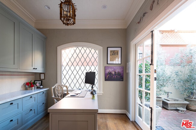 Building Photo - 427 12th St