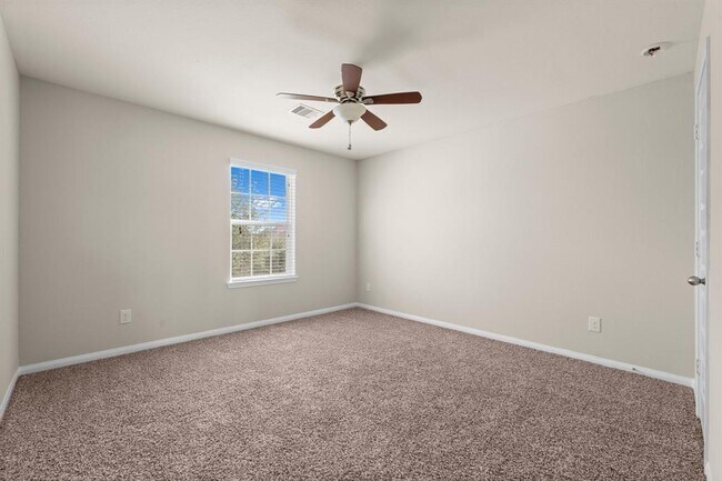 Building Photo - 18115 Fernwood Bend Dr